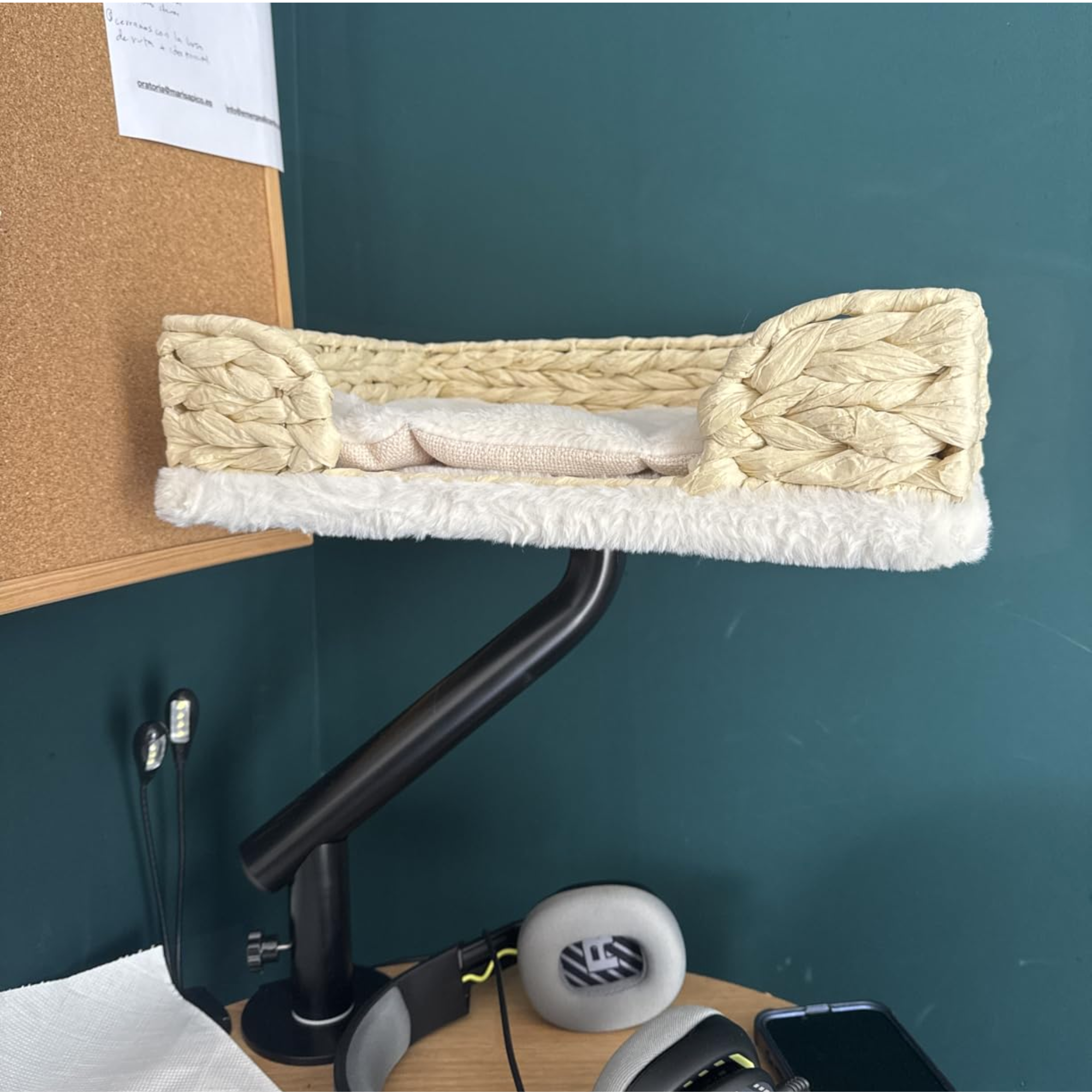 Desk Mounted Cat Bed with 360° Rotation – Handwoven Rattan Cat Perch for Office & Workstation | Clamp-On Cat Shelf (40×30cm)